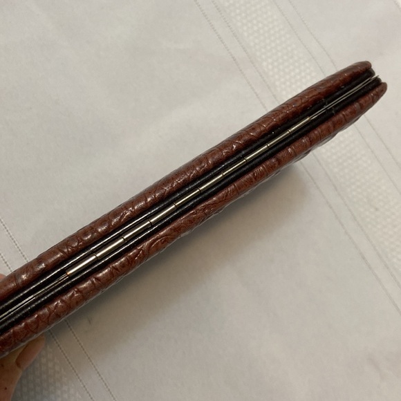 Brown Crocodile Print Snap Closure Womens Wallet Silvertone Heart Embellishment - Picture 12 of 14